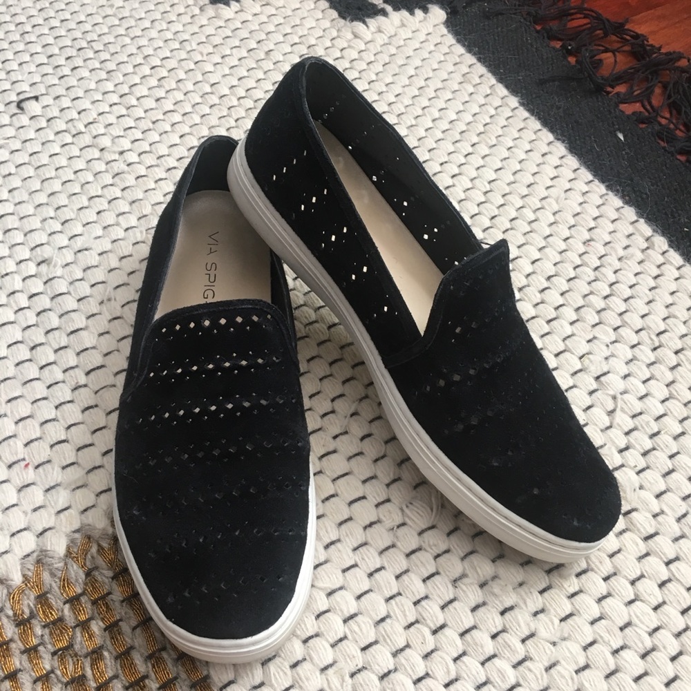 Suede Black perforated flats